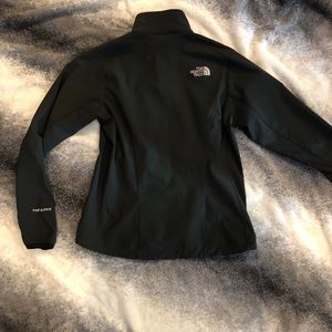 Women’s light weight North Face jacket